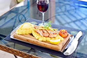 Harrys Hotel, Bar & Restaurant