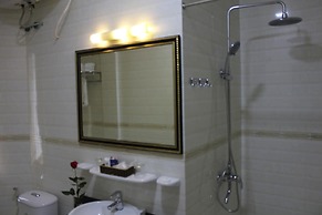 Hạ Long Starlight Hotel