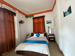 Alex Ha Long Hotel