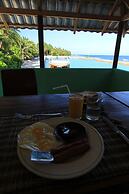 Local Island Inn