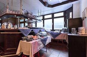 Smart Stay Hotel Station