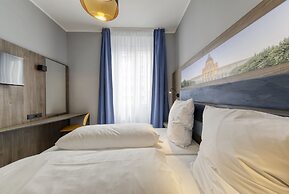 Smart Stay Hotel Station