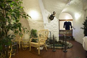 Lady Hamilton Apartments