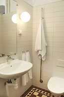 Lady Hamilton Apartments