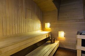 Lady Hamilton Apartments