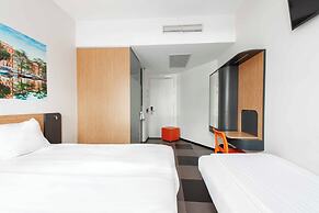 easyHotel Amsterdam Arena Boulevard