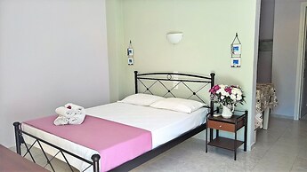 Aloni Studios & Apartments