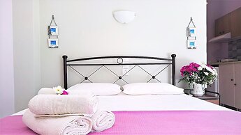 Aloni Studios & Apartments