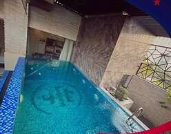 Hilton Suites