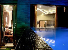 Hilton Suites