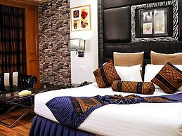 Hilton Suites