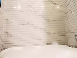 Hilton Suites