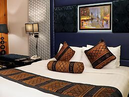 Hilton Suites