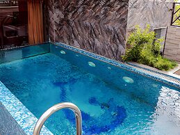 Hilton Suites