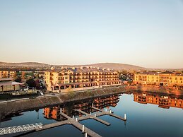 The Lodge at Columbia Point