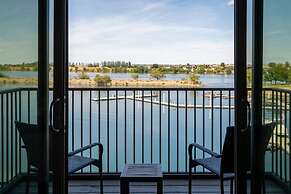 The Lodge at Columbia Point