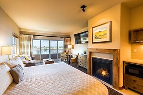 The Lodge at Columbia Point