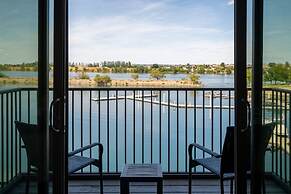 The Lodge at Columbia Point