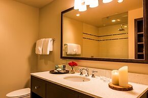 The Lodge at Columbia Point