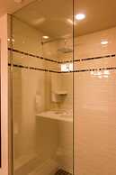 The Lodge at Columbia Point