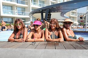 Whitelace Hotel Resort & Spa