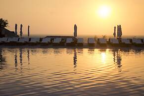 Whitelace Hotel Resort & Spa