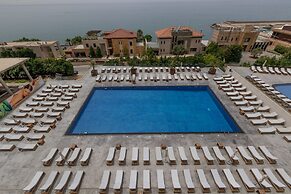 Whitelace Hotel Resort & Spa