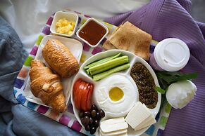 Whitelace Hotel Resort & Spa