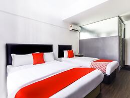 Super OYO 251 Intime Hotel