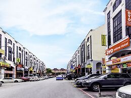 Super OYO 251 Intime Hotel