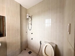 Manora Apartments and Guest House