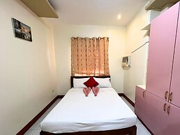Manora Apartments and Guest House