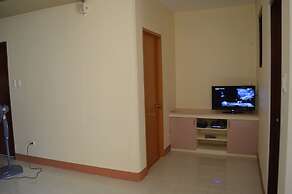 Manora Apartments and Guest House