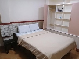 Manora Apartments and Guest House
