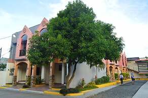Manora Apartments and Guest House