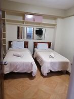 Manora Apartments and Guest House
