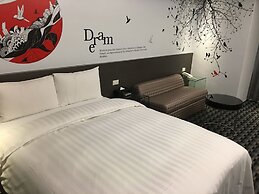 Chiayi Look Hotel