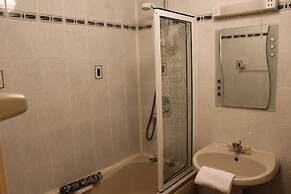 Spanish Arch Apartment