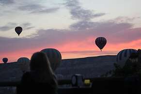 Shoestring Cave House