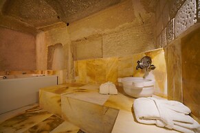 Shoestring Cave House