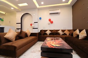 Check In Room Chuna Mandi
