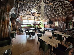 MB's Garden Inn