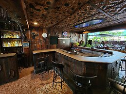 MB's Garden Inn