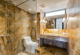 The Green Golf Residence Condominium