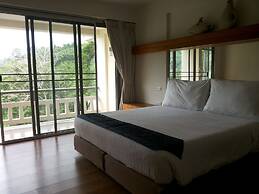 The Green Golf Residence Condominium