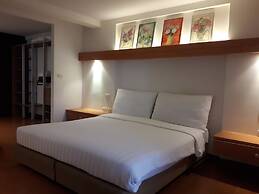 The Green Golf Residence Condominium