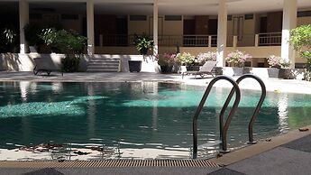 The Green Golf Residence Condominium