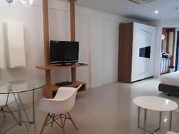 The Green Golf Residence Condominium