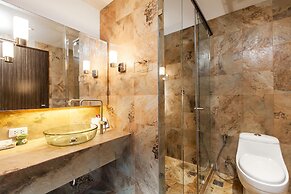 The Green Golf Residence Condominium