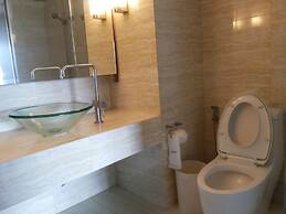 The Green Golf Residence Condominium